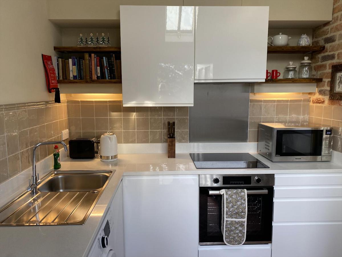 Enchanting 1 Bedroom Home With Kitchen Saffron Walden Exterior foto